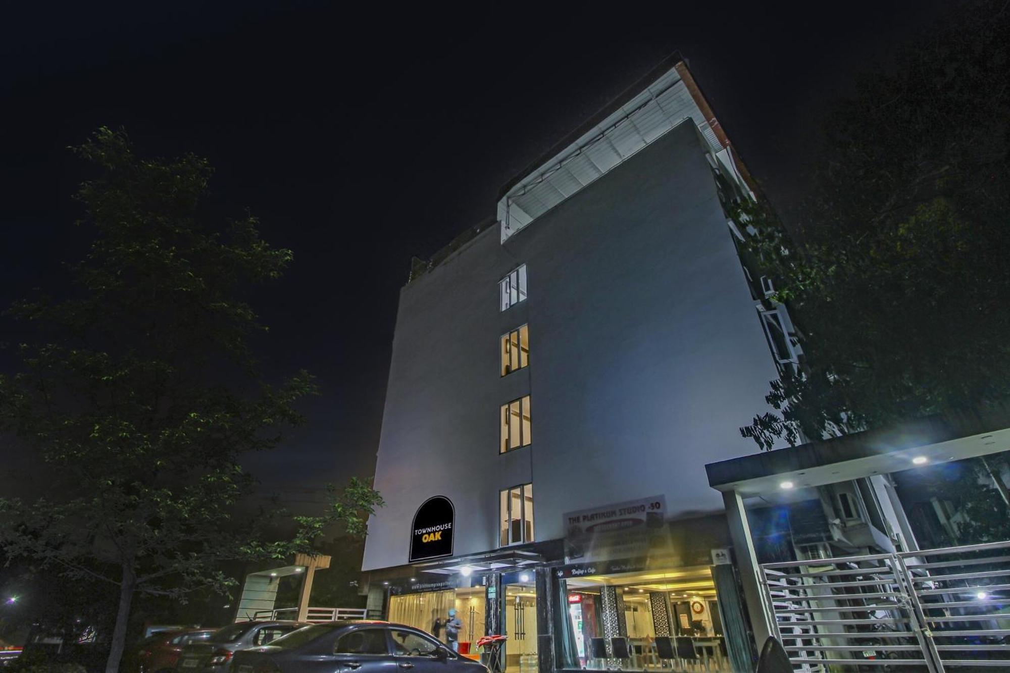 Super Townhouse Oak The Platinum Studio New Town Bagian luar foto